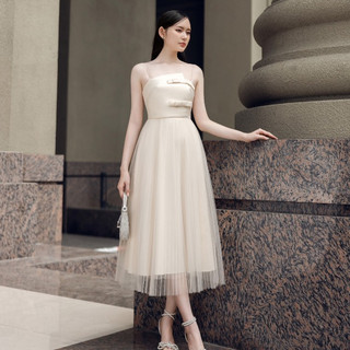Váy kem 2 dây nơ kiểu Brucie dress thiết kế 2Fleurs chất liệu Áo Taffta chân váy lưới dập ly