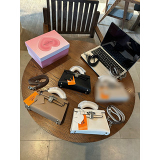  Túi xách nữ đeo chéo Hờ Mờ Ổ Khoá tag bạc tặng kèm khăn không chọn màu khăn  