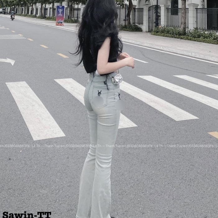 Quần dài jeans ống loe màu bạc THÊU CHỮ YSL hotrend 2024