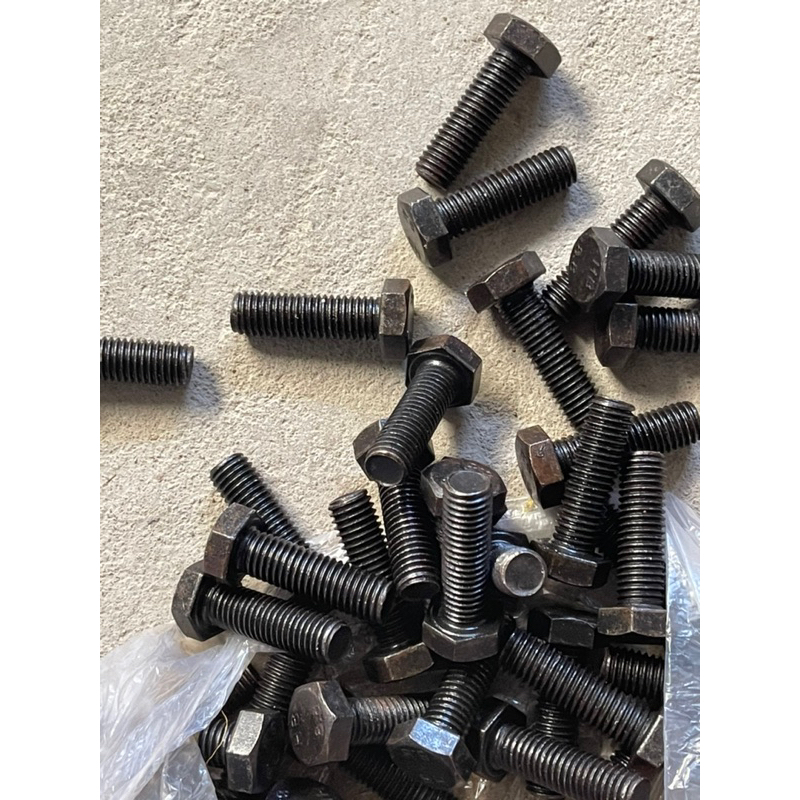5 cái bu long thép 12li /4cm-12li/5cm kèm tán
