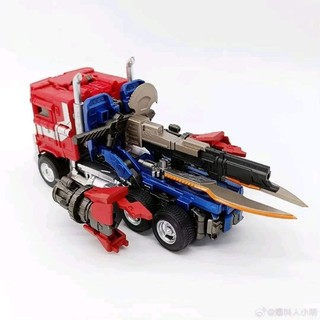 Mô hình Optimus Prime ROTB - Baiwei TW-1030