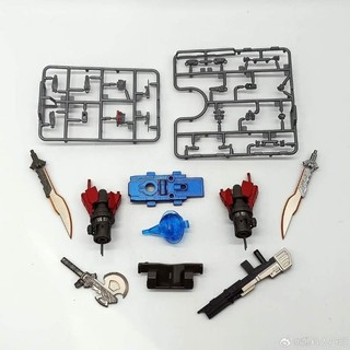 Mô hình Optimus Prime ROTB - Baiwei TW-1030