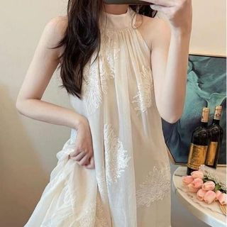 Đầm dây cổ điển kiểu Pháp cổ điển trà thêu-Đầm lệch vai lớn kiểu dáng kỳ nghỉ đi biển ANNABELLA