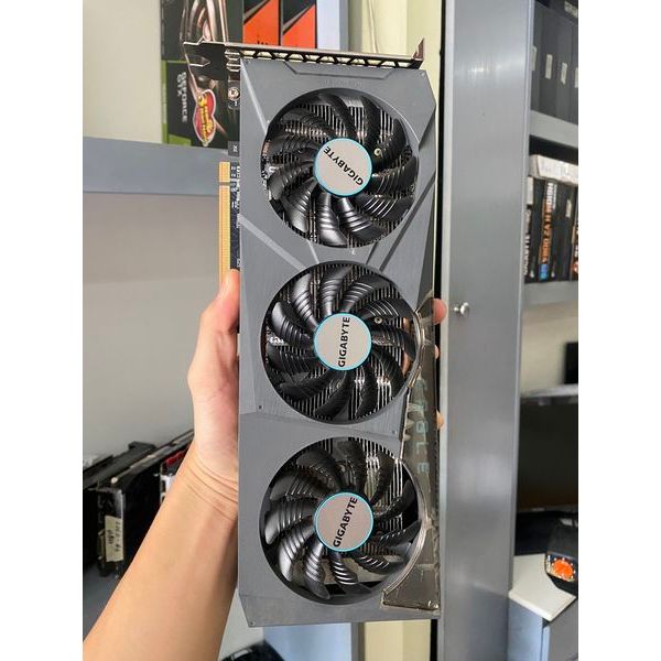 card màn hình 6600xt 3 fan siêu phẩm giga