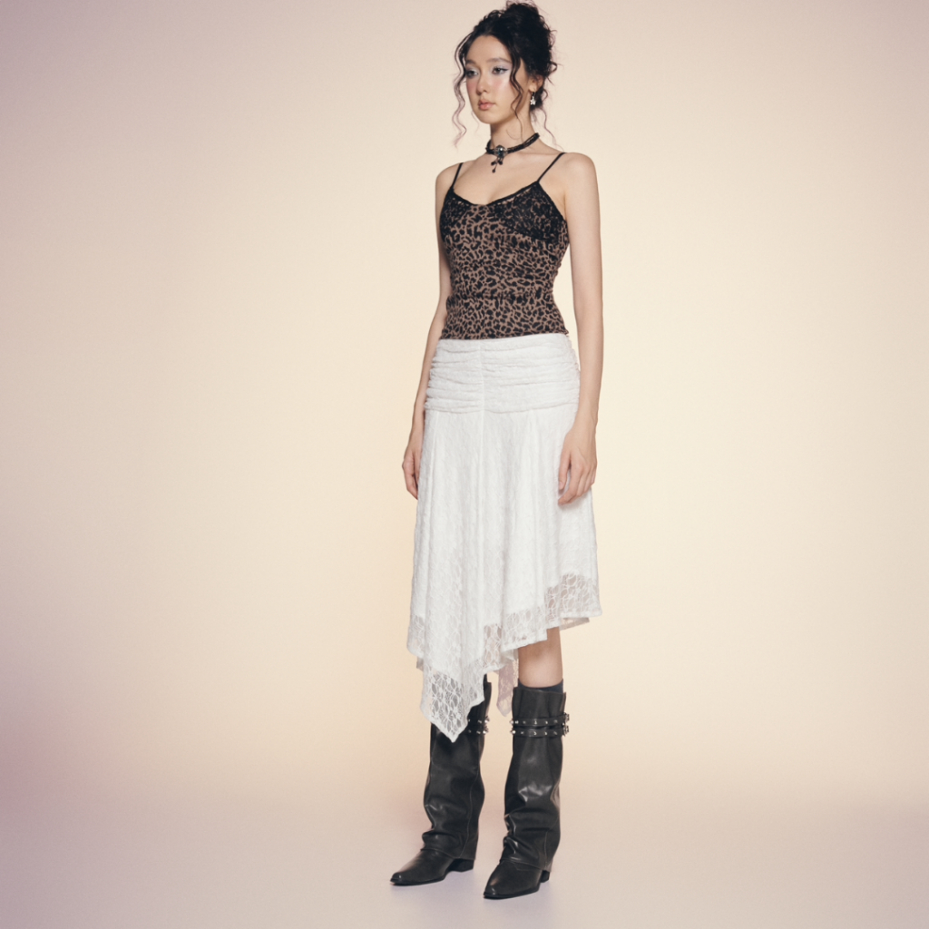 Chân váy ren lửng vạt lệch INTO.EIGHT thiết kế (CLOUD SKIRT)