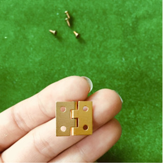 Bản lề mini kèm ốc vít