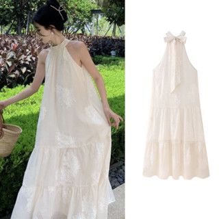 Váy yếm voan thêu hoa dáng maxi đi biển sống ảo hót hit mùa hè