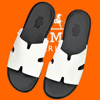 Dép lê nam quai ngang HM da Pu hình chữ H trơn sần đế phíp gỗ vàng nổi logo chữ ngựa boy phố