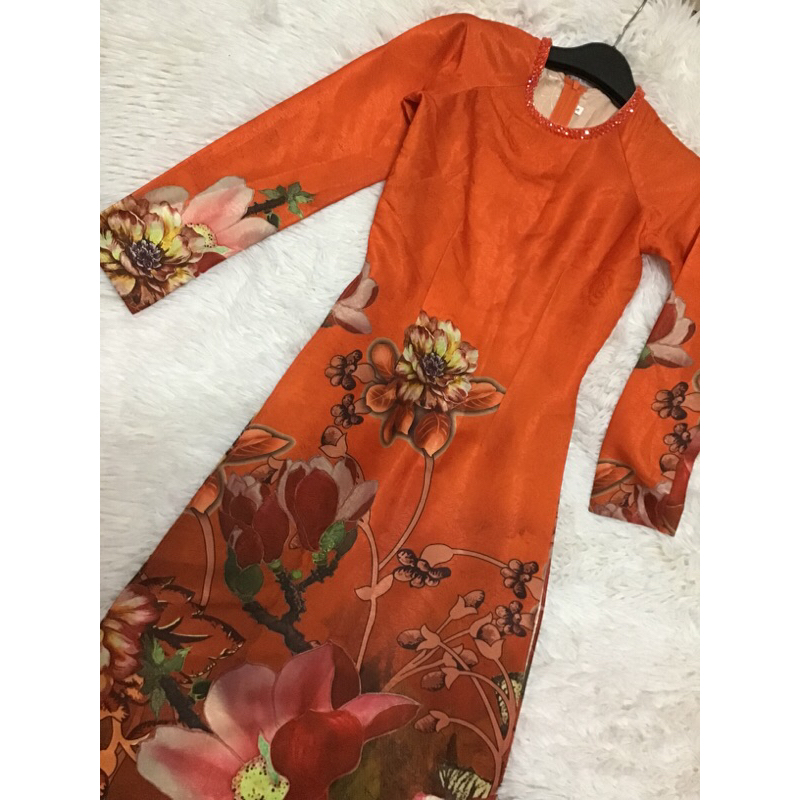 Áo dài lụa vân gỗ kết cổ