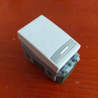 Công tắc on-off 10A-250V.