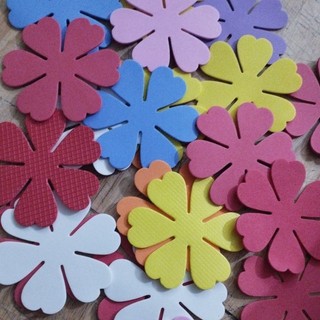 50 hoa xốp 9cm dập sẵn