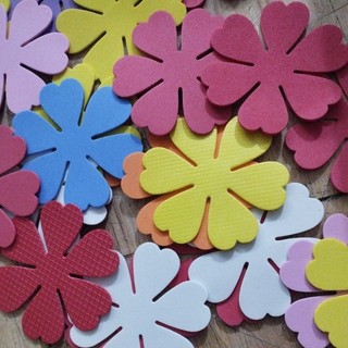 50 hoa xốp 9cm dập sẵn