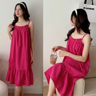 Váy kẻ caro 2 dây nhỏ xinh.