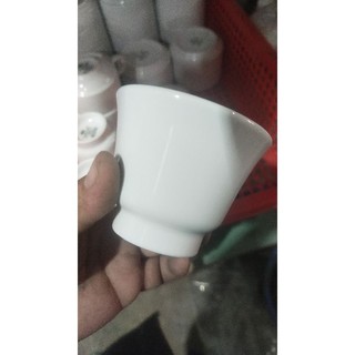 Ly sứ Chuan Kuo ko quái - sứ trắng.