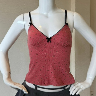 Essentials ౨ৎ áo 𝐅𝐀𝐍𝐓𝐀 𝐂𝐀𝐌𝐈 𝐓𝐎𝐏