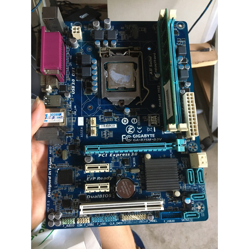 bán main Giga b75m-d3v chạy tốt có hình thật tặng kèm chip
