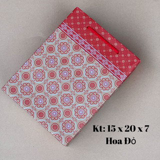 Combo 50c túi giấy đựng quà tặng size 15 x 20 x 7cm.