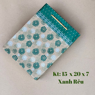 Combo 50c túi giấy đựng quà tặng size 15 x 20 x 7cm.
