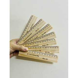 Thước gỗ khắc tên theo yêu cầu