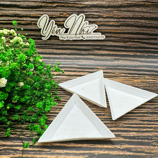 Khay nhựa hình tam giác đựng đá/ charm/ hoa bột/ phụ kiện nail chuyên dụng #3k