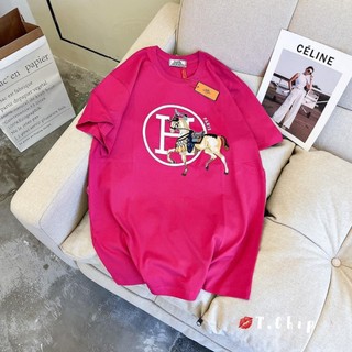 Áo phông rộng nữ Freesize màu hồng sen in Ngựa tròn, chất vải cotton 100% thoáng mát, mềm mịn.