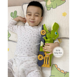 Xe khủng long nuốt ô tô cho bé