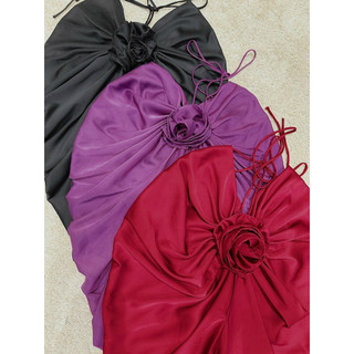 Áo lụa satin đính hoa hở lưng cột dây yếm