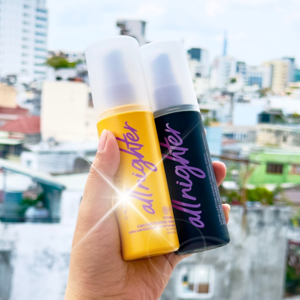 Xịt khoá nền Urban Decay Makeup Setting Spray Beauty 118ml Đen và Vàng