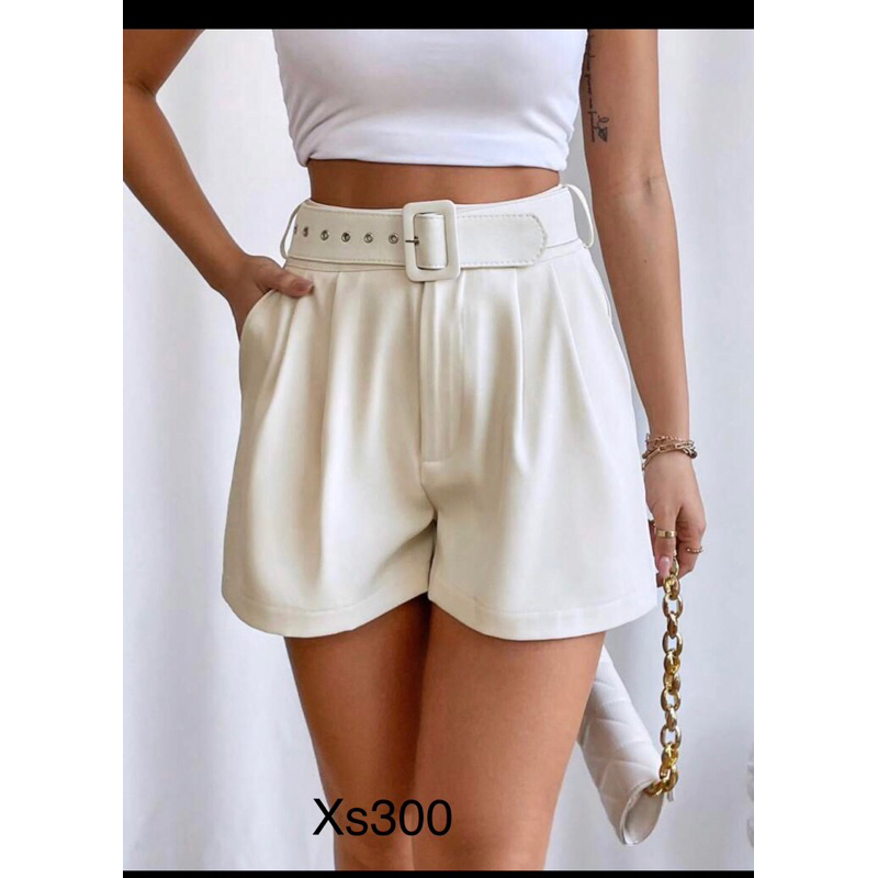 Quần shorts vải trắng sữa size xs QC