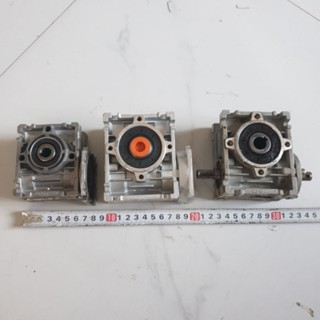 giảm tốc bánh răng trục vít hộp số góc 90 độ tỉ lệ 1/5 7.5 10 15 20 30 50 60 tsubaki motavario ucan chenta rexroth