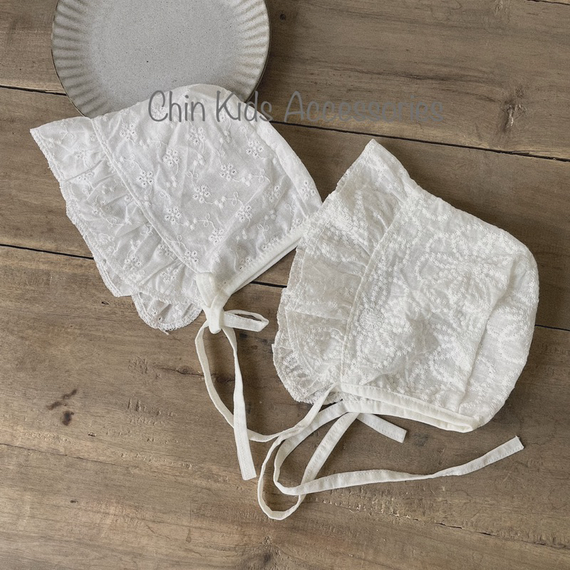 Mũ bonnet thô thêu hoa cúc cho bé