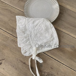 Mũ bonnet thô thêu hoa cúc cho bé
