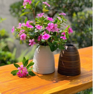 Lọ hoa bình bông dáng chuông mini để bàn gốm sứ Bát Tràng decor cao 15cm