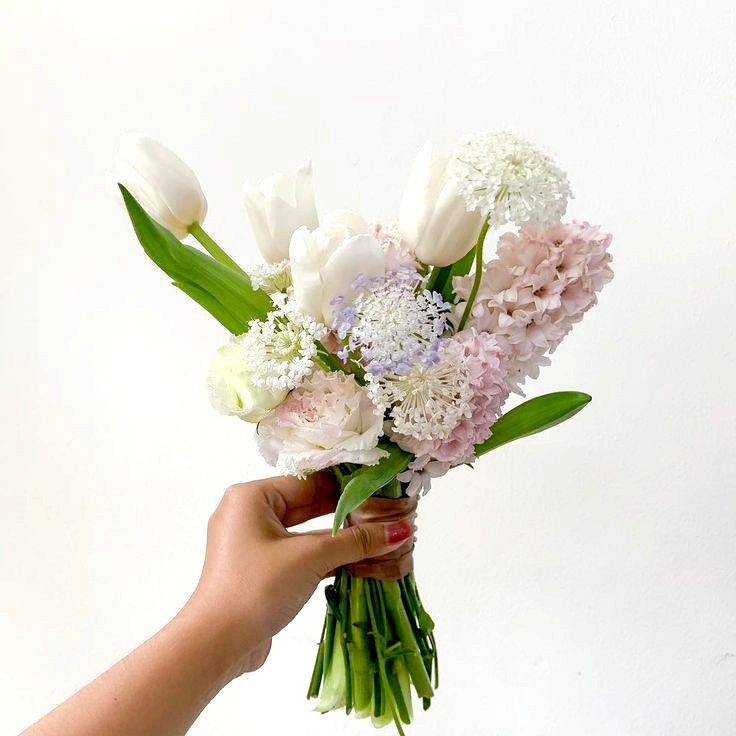 Hoa cưới Tulip - Beautifful Blossoms HC 003 - Hoa nhập khẩu