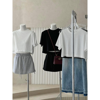 Áo croptop form rộng