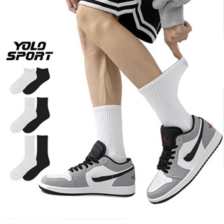 Tất Vớ Trơn Cổ Thấp Trung Cao Nam Nữ Thể Thao Màu Đen Trắng Basic Dệt Kim Cao Cấp Dày Dặn Thời Trang Unisex Hàn Quốc