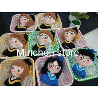 Móc khoá Búp bê tốt nghiệp bằng len handmade
