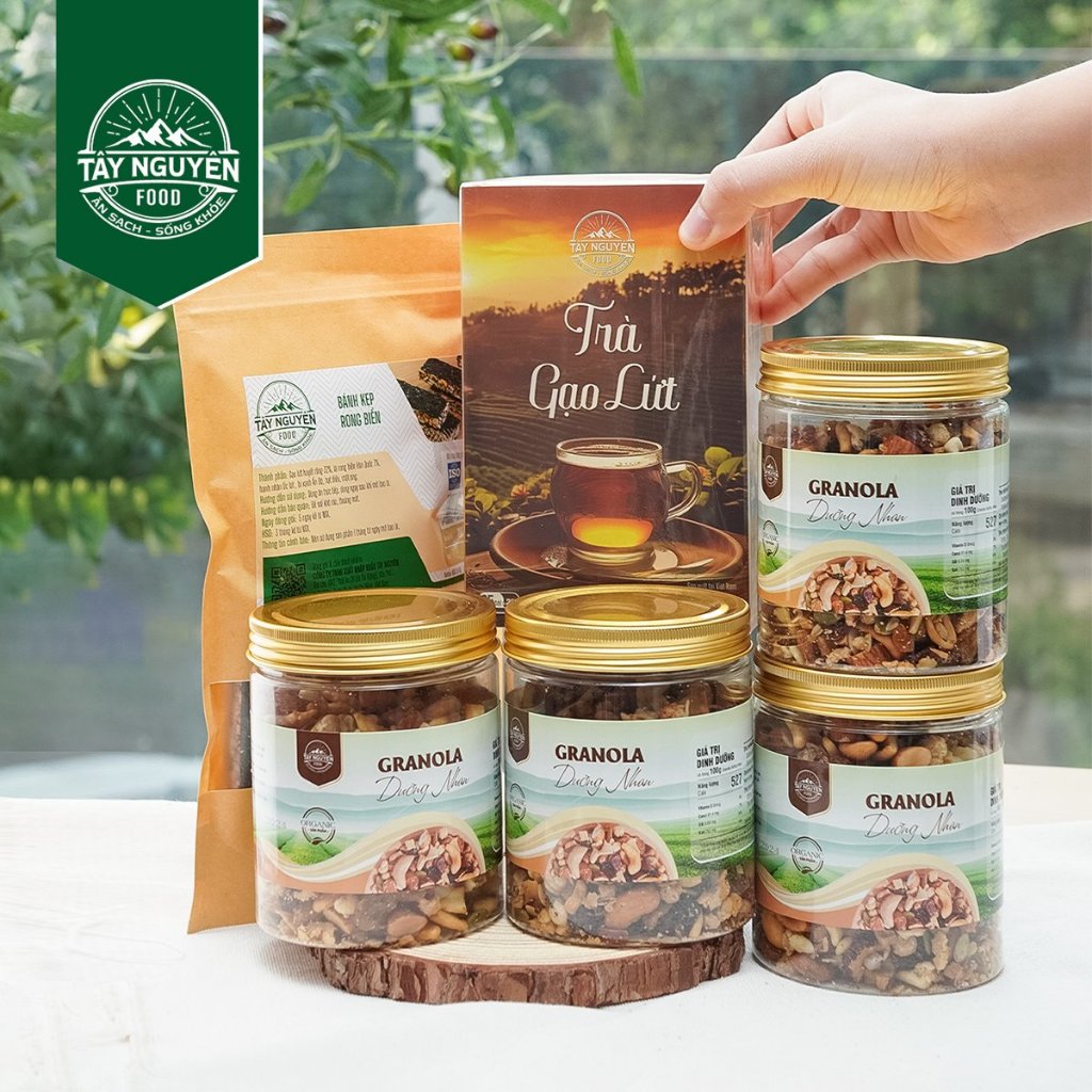 Combo 4 Granola Dưỡng Nhan sấy mật ong không đường tặng Trà gạo lứt& Bánh kẹp rong biển Tây Nguyên Food - Việt Nam 1900g