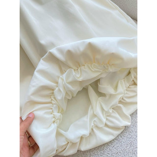 Đầm kem tay bồng dáng bí