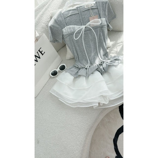 Set áo pull xám + chân váy midi