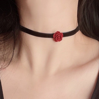 Choker hoa hồng đỏ sang chảnh