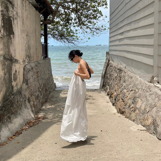 Váy maxi cổ yếm đáp ren