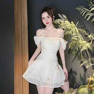 Váy trễ vai phối 2 dây đính nơ sang chảnh đầm xoè thêu hoa thiết kế phối nhún HN Clothing V264