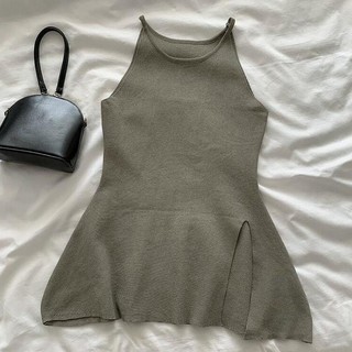 Váy body dáng ngắn không cổ sát nách xẻ hông trơn basic