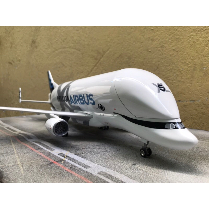 Mô hình máy bay vận tải AIRBUS Beluga 1:150