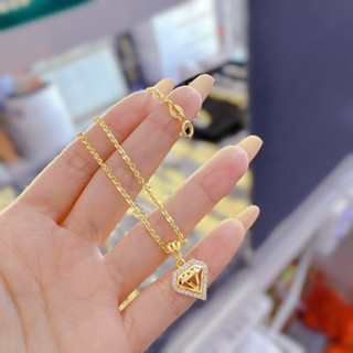 Dây chuyền xích kèm mặt kim cương viền đá khắc ký hiệu mạ vàng Kami