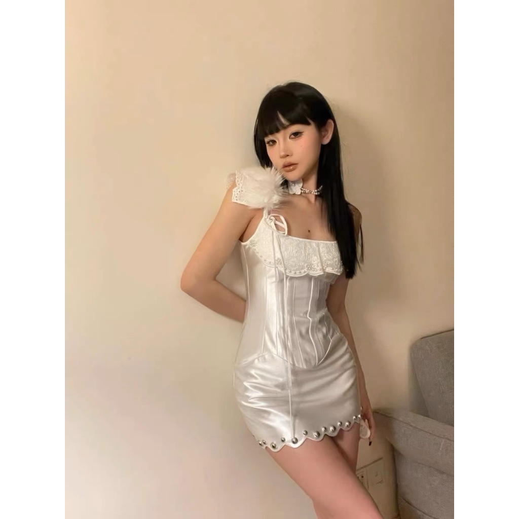 Đầm hai dây ôm body dáng corset phối ren ngực đính đá viền váy 𝑳𝒂𝒍𝒂𝒍𝒂𝒏𝒅 𝑫𝒓𝒆𝒔𝒔