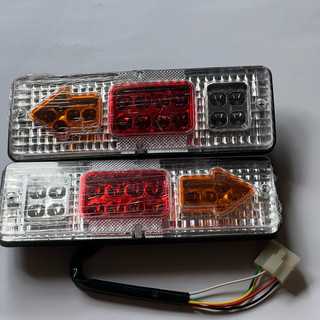 Đèn xi nhan sau bóng LED dài 23cm dành cho các dòng xe ba gác.