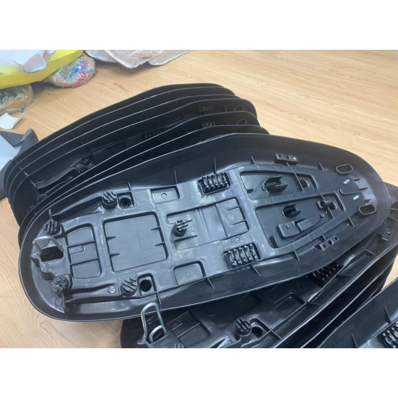 Đế yên xe Sirius 50cc/110cc nhựa đúc chuẩn dẻo dai chắc chắn