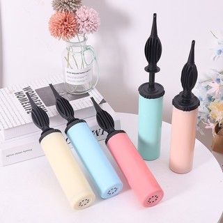 Dụng cụ bơm bóng cầm tay
